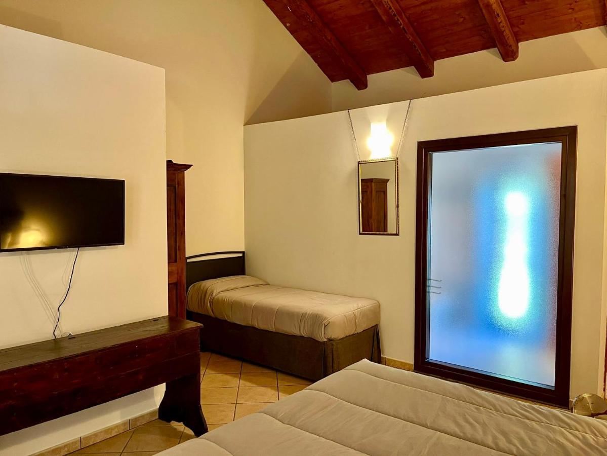 הוילה אסטי La Cascina Del Castello מראה חיצוני תמונה