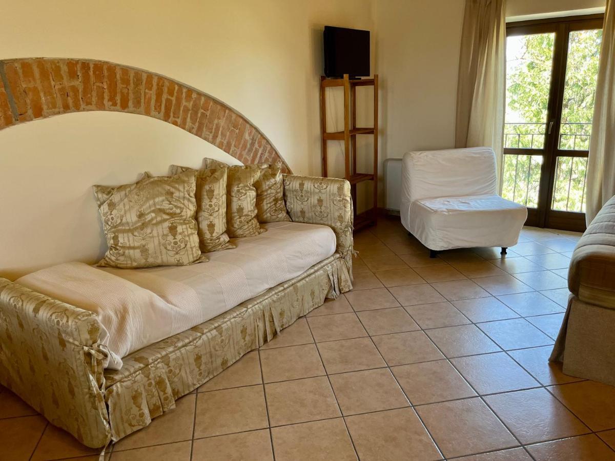 הוילה אסטי La Cascina Del Castello מראה חיצוני תמונה